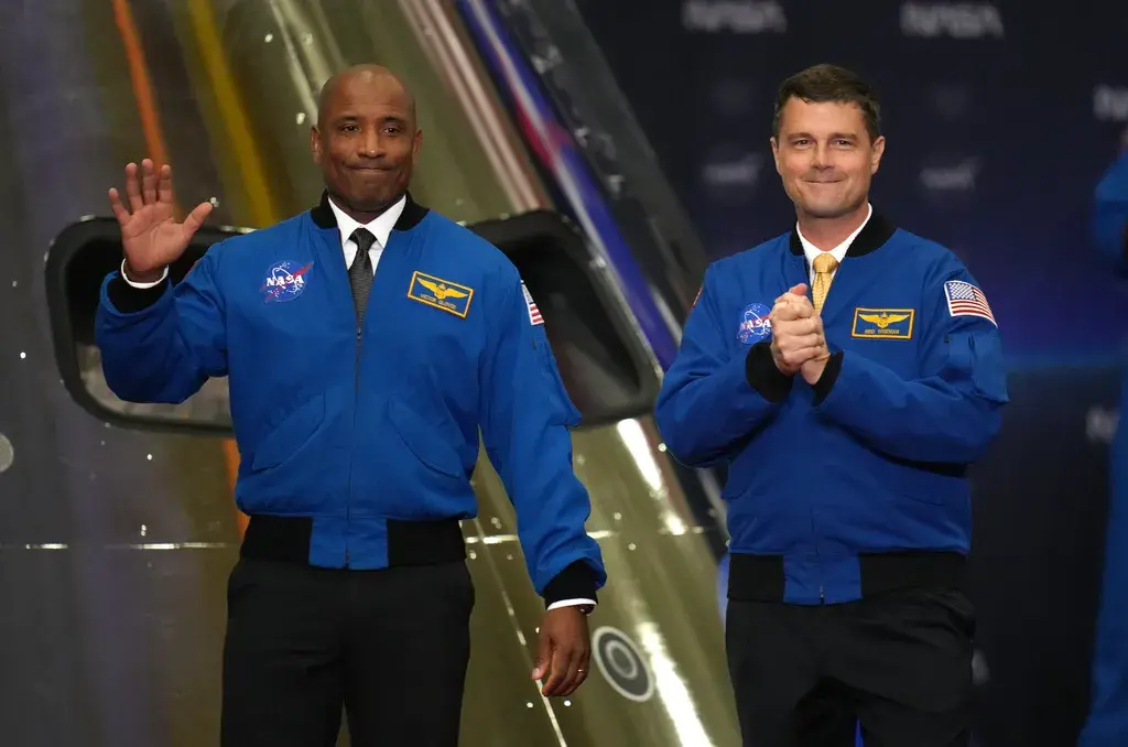 Artemis II Moonshot Pilot Victor Glover, A Christian, Leaving Active NASA Duty 