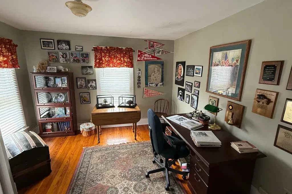 Retired Pilot Helps Buy Neil Armstrong's Boyhood Home So People Can See