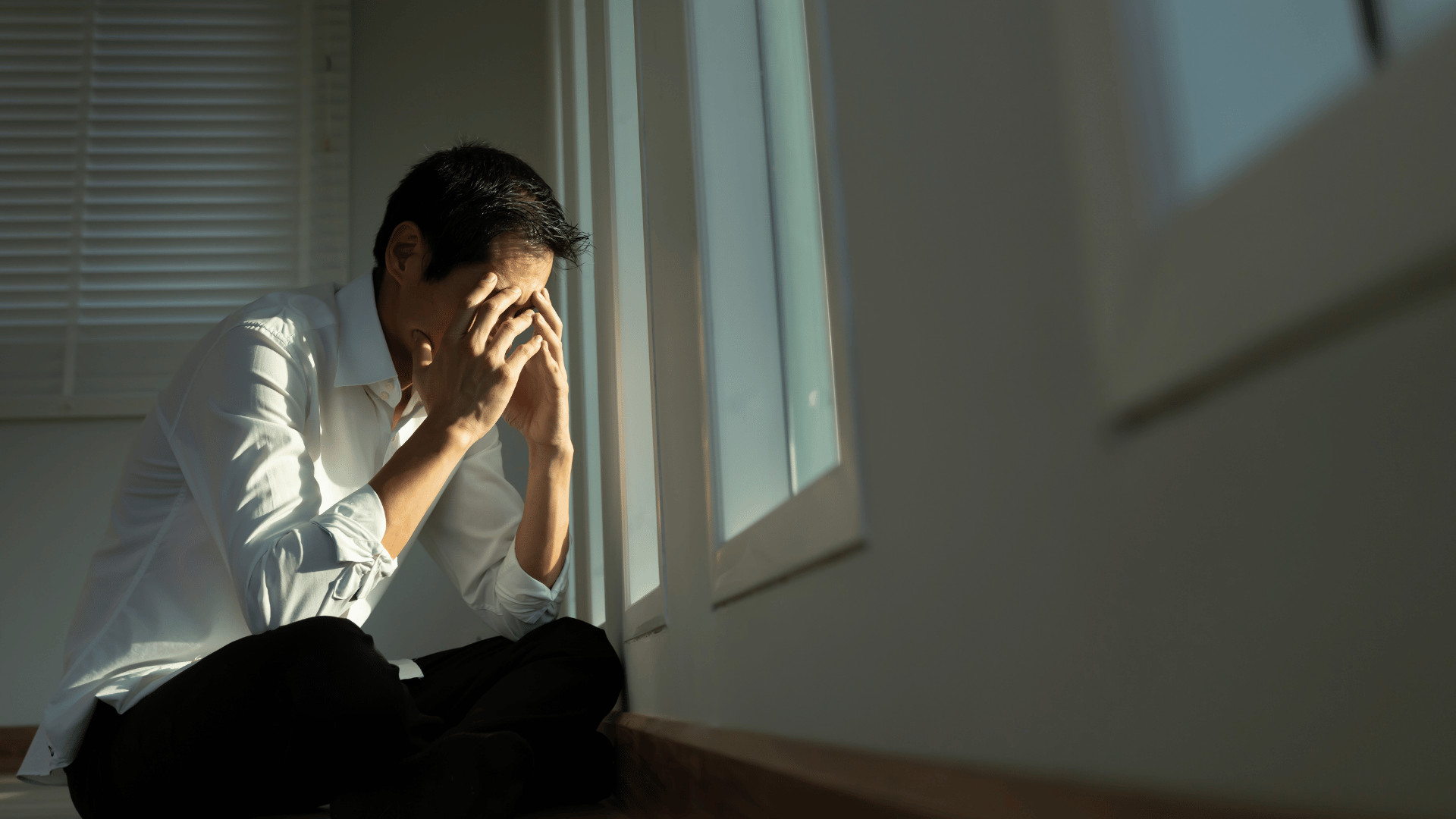 Spanish 5 Ways to Help Your Loved One Through Mental Illness Image
