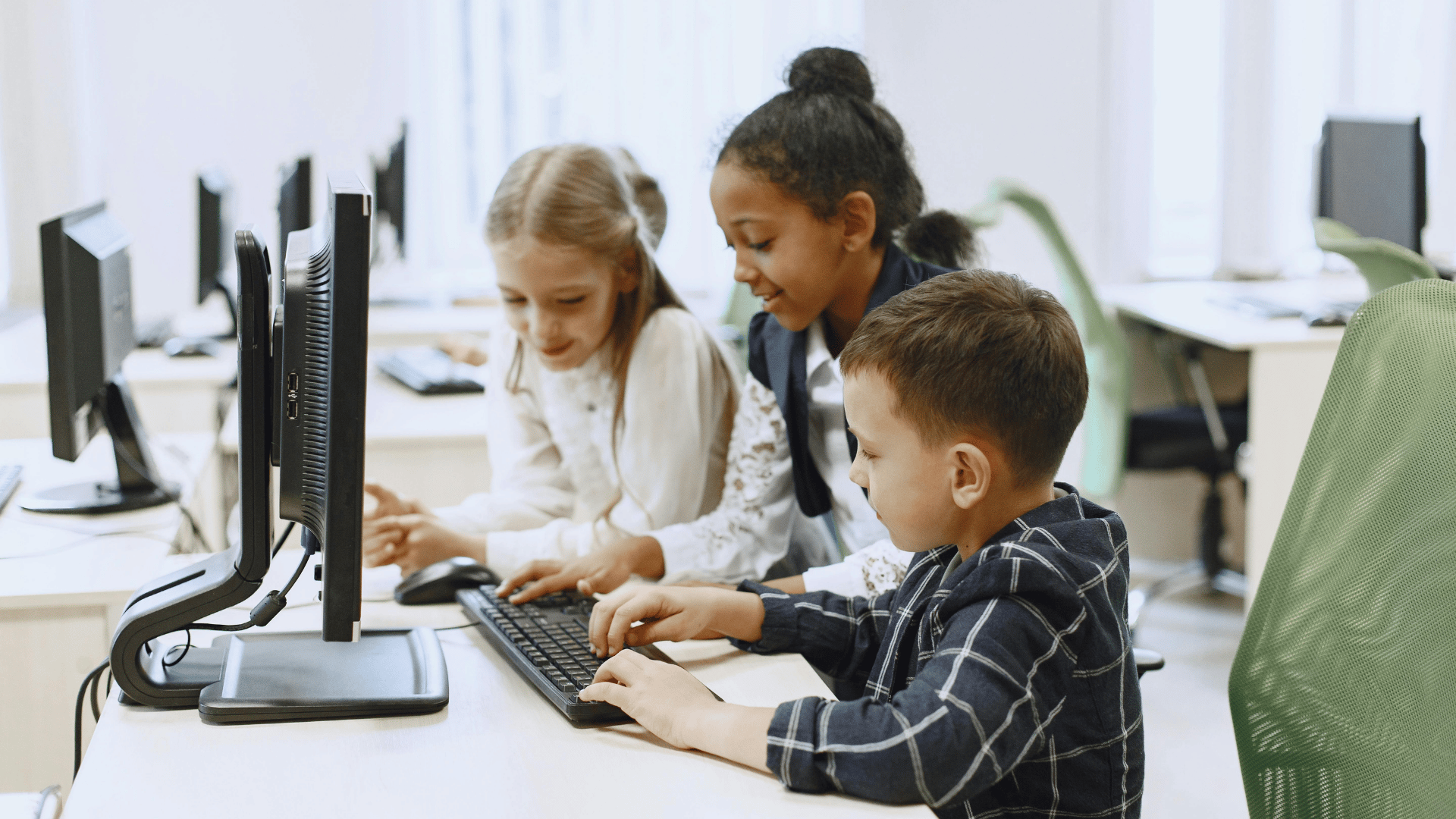 Spanish Navigating Technology with Kids: A Biblical Perspective Image