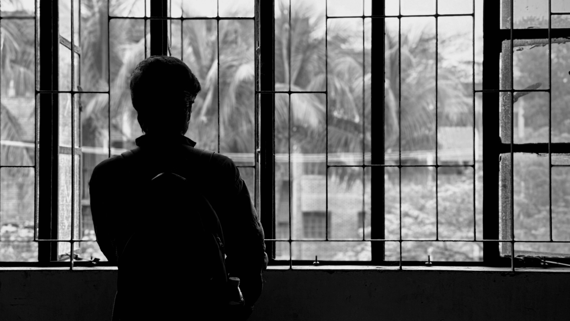 Spanish Finding the Satisfaction of Solitude Image