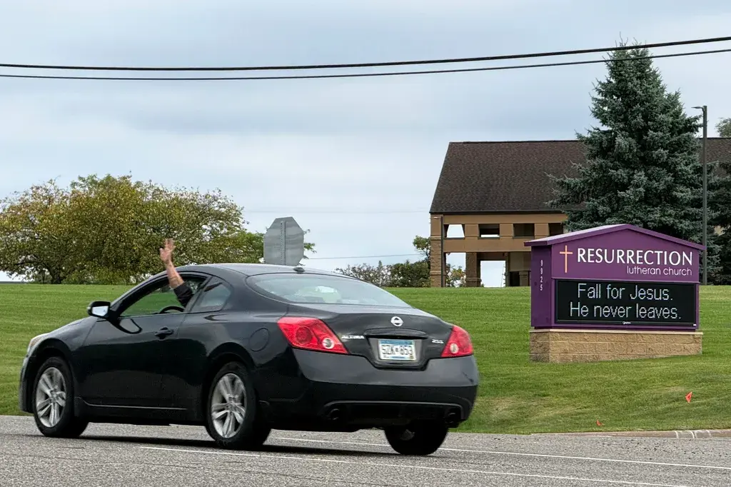 Churches Relate, Bring Smiles & Faith Thoughts With Outdoor Signs