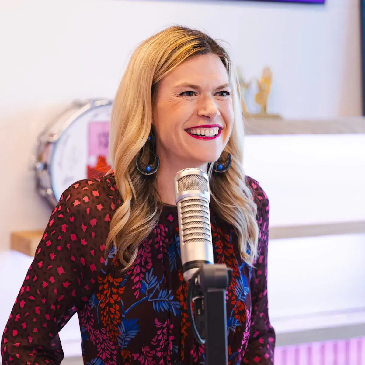 k love radio dj amy