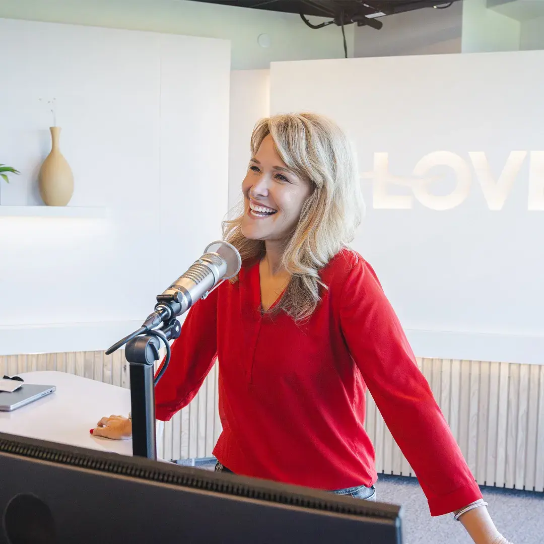 k love radio dj amy